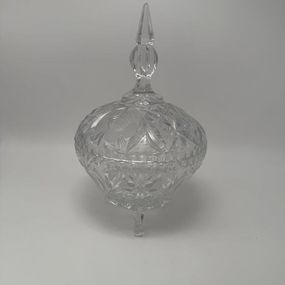 VTG Beautiful Clear Pressed Glass footed Candy dish w/ Spire lid Flower Pattern - Picture 4 of 5